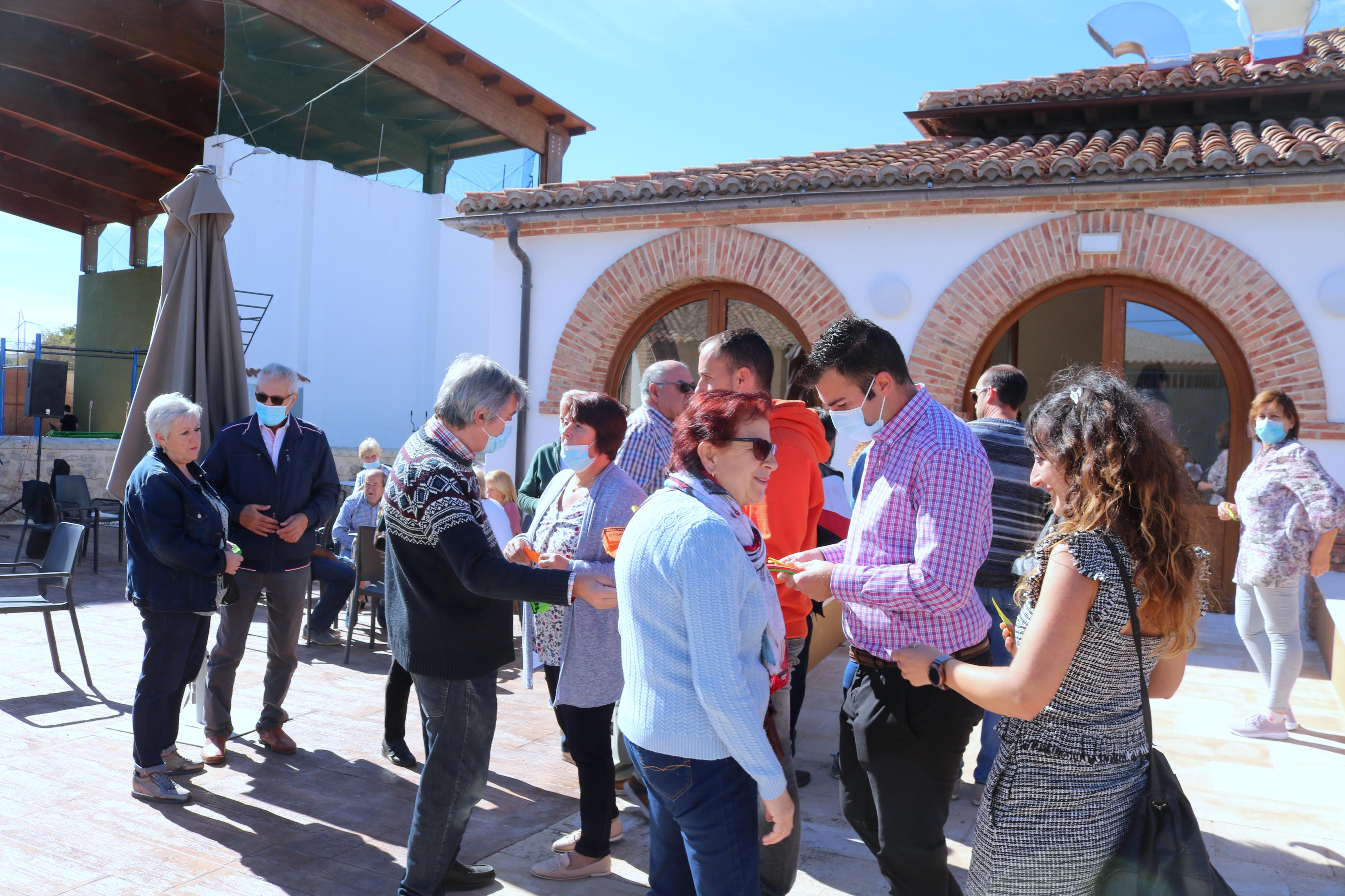 Herrera de Valdecañas inaugura su teleclub en las Antiguas Escuelas