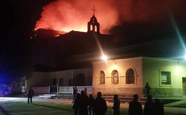 El fuego vuelve a devorar el monasterio de Alconada en Ampudia