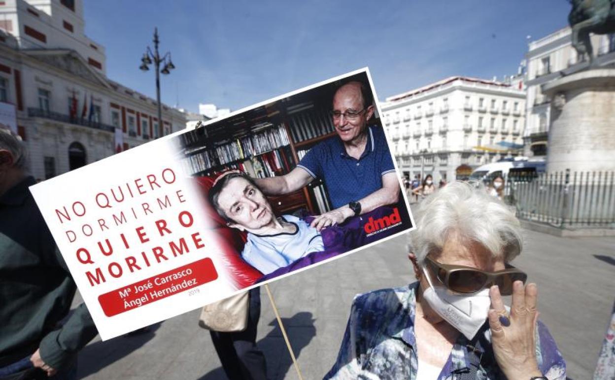 Activistas de la plataforma Derecho A Morir Dignamente 