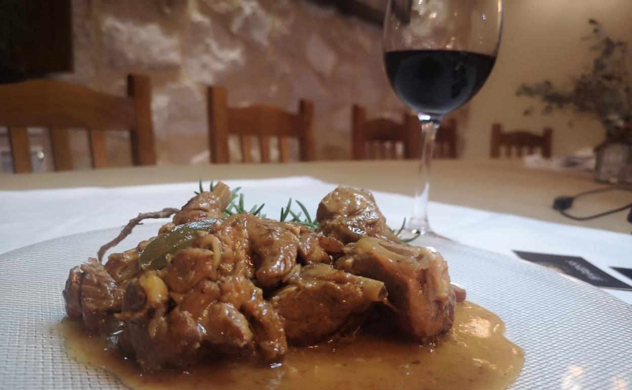 Lechazo al chilindrón.