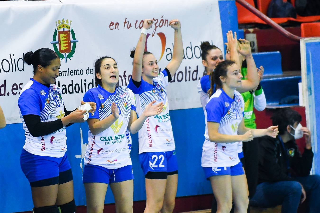 Fotos: Victoria del Caja Rural Aula Valladolid ante el poderoso Rocasa Gran Canaria (37-33)