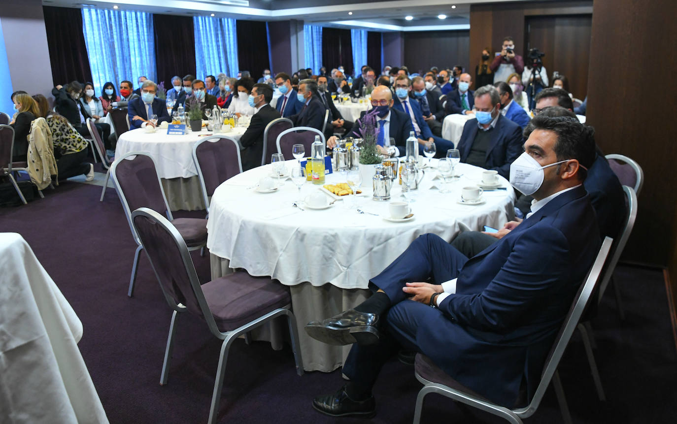 Asistentes al Foro Económico de El Norte.