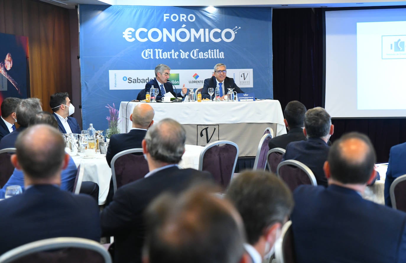José Ignacio Foces y José Carlos García de Quevedo, durante su intervención en el foro.