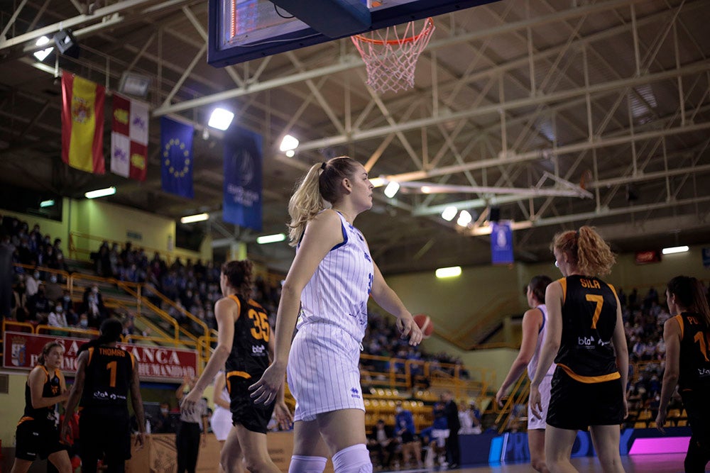 Un voluntarioso Avenida pone la segunda a costa de un débil Riga (72-41)