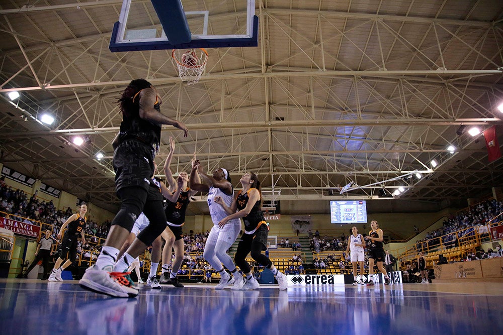 Un voluntarioso Avenida pone la segunda a costa de un débil Riga (72-41)