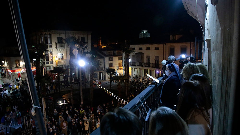 Alba de Tormes rinde homenaje a sus sanitarios en el pregón de las Fiestas en honor a Santa Teresa