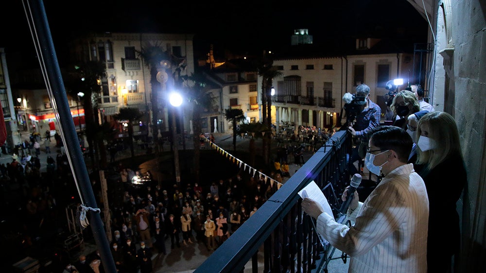 Alba de Tormes rinde homenaje a sus sanitarios en el pregón de las Fiestas en honor a Santa Teresa