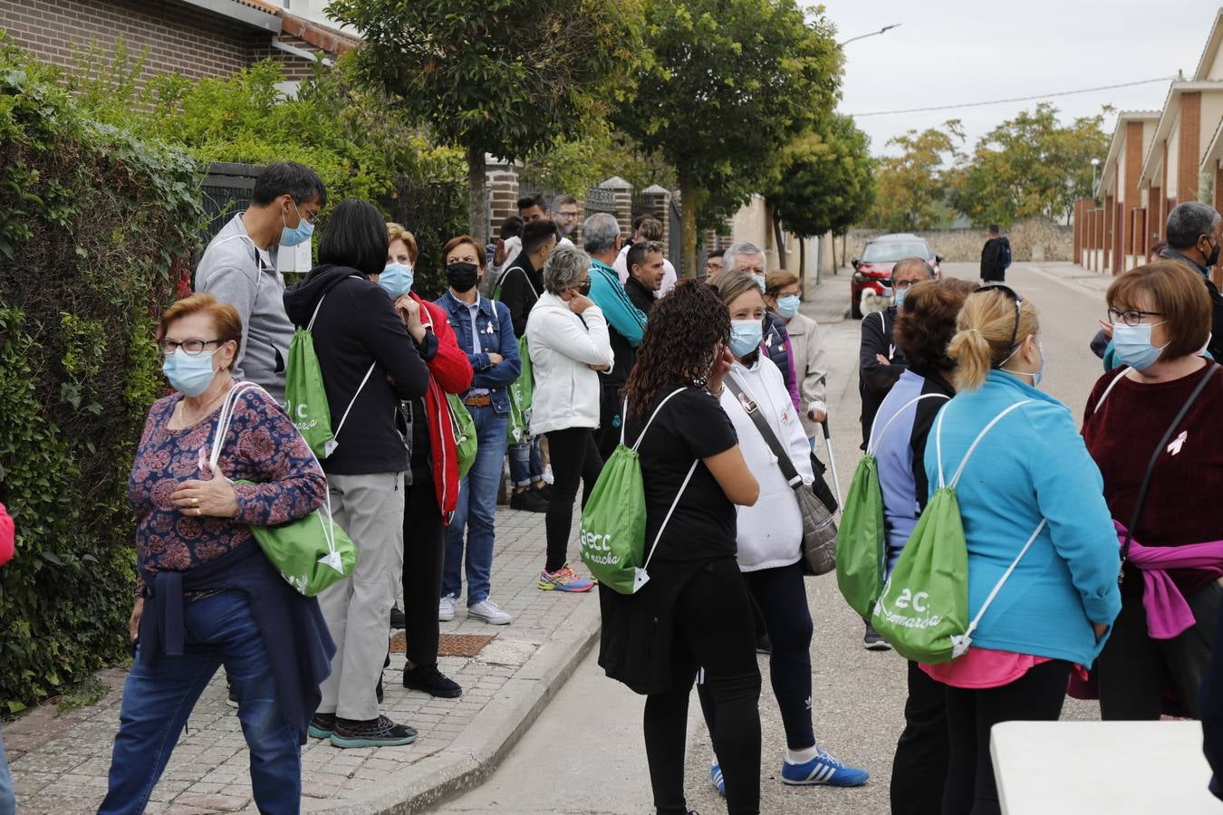 Fotos: Marcha solidaria contra el cáncer en Olivares de Duero