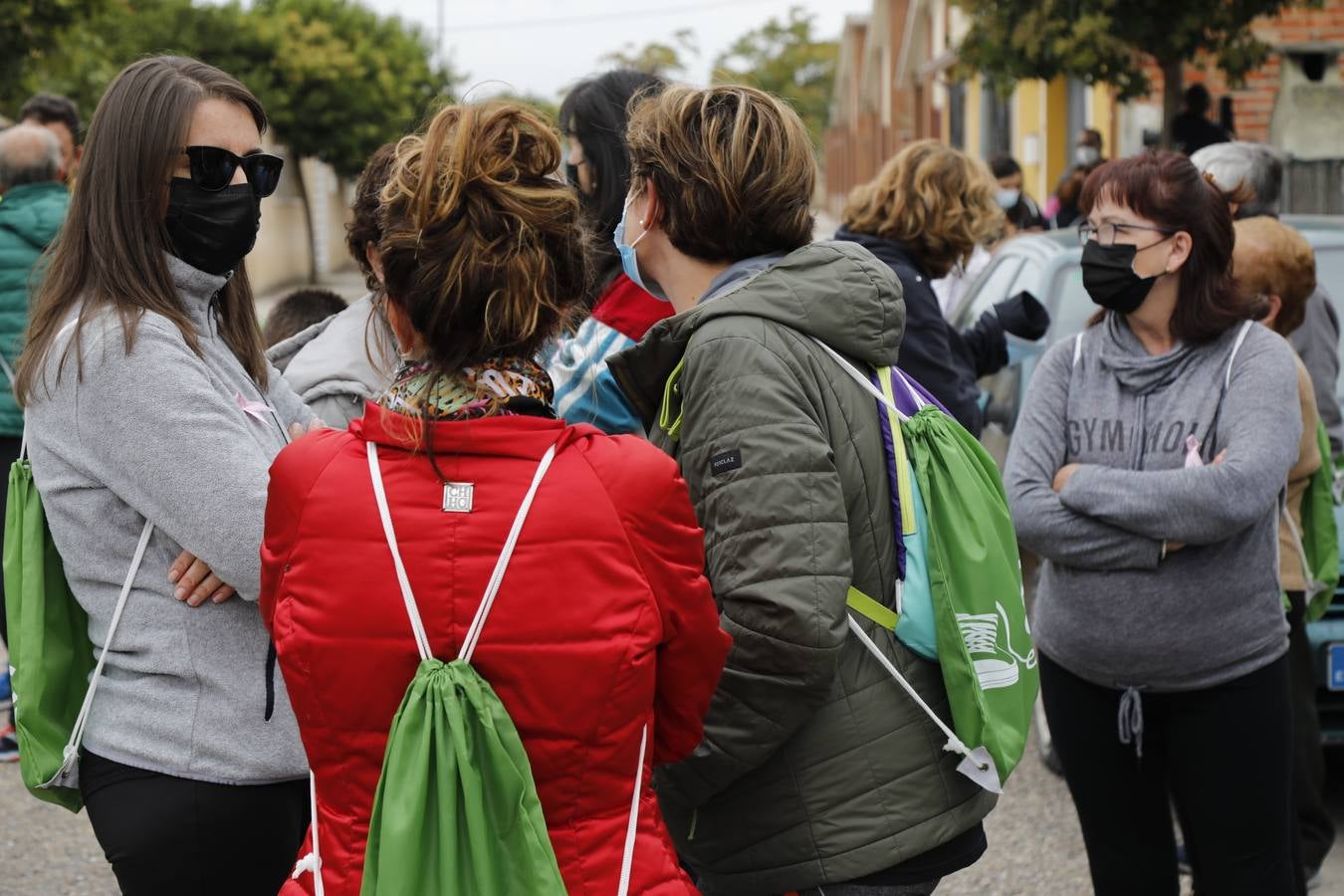 Fotos: Marcha solidaria contra el cáncer en Olivares de Duero