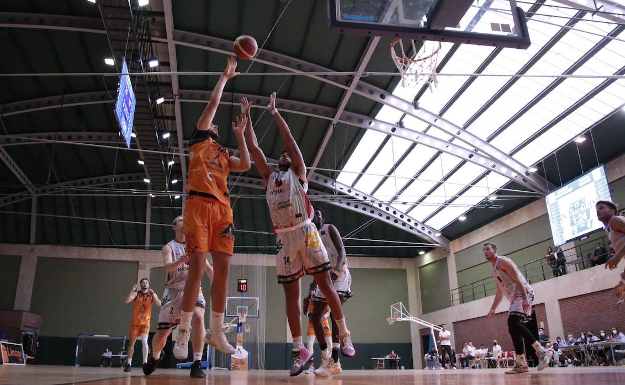 El Aquimisa Carbajosa Empresarial, a mejorar su imagen del debut en su primer partido lejos de casa