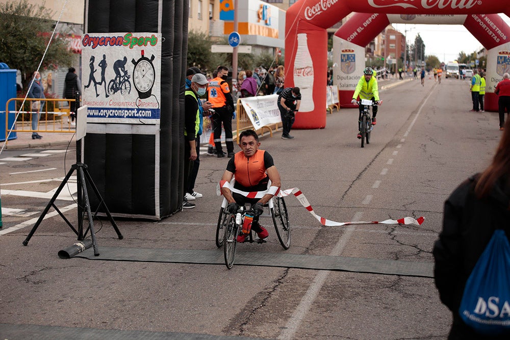 Santa Marta volvió a acoger la salida y llegada de la Media Maratón de la Diputación de Salamanca tras no realizarse el año pasado