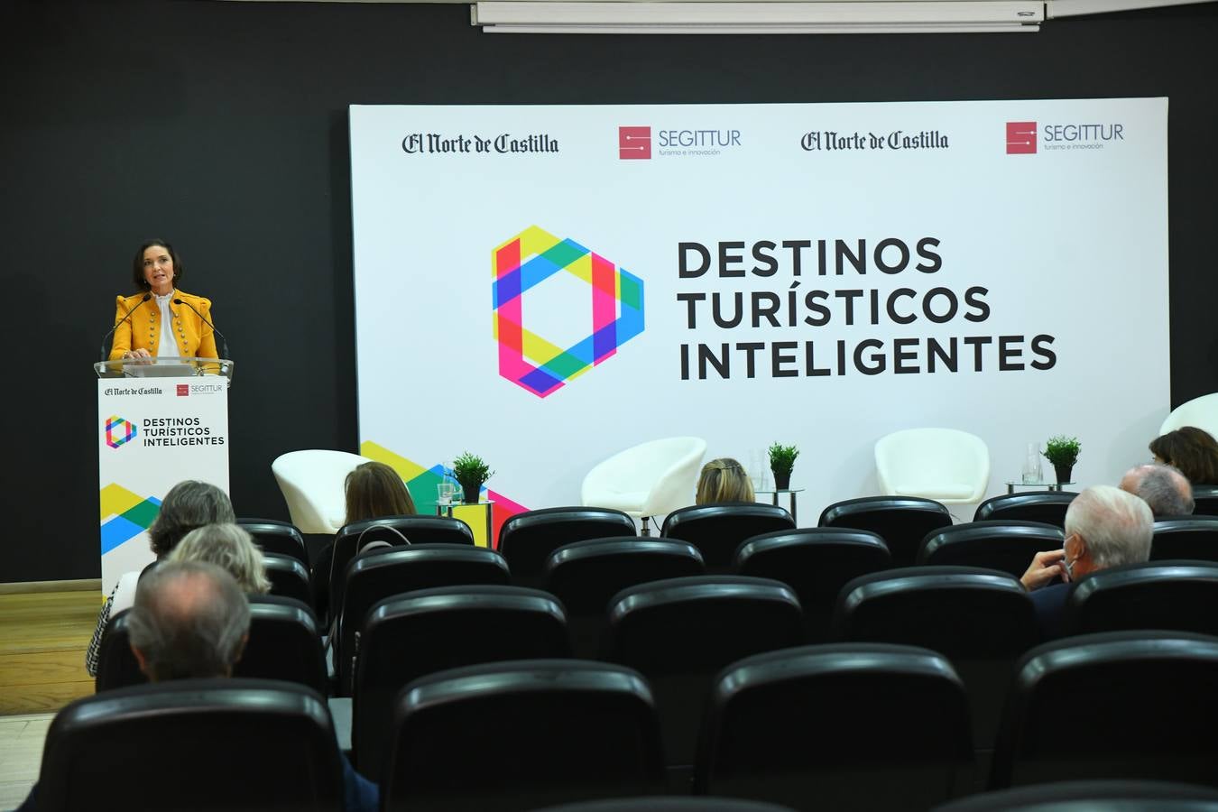 Fotos: La ministra Reyes Maroto clausura en Valladolid la jornada &#039;Destinos turísticos inteligentes&#039;