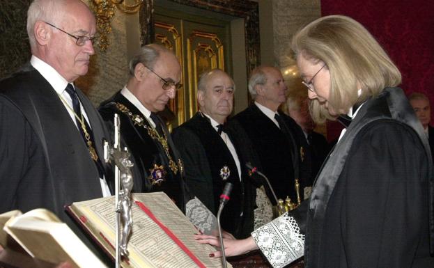 Milagros Calvo Ibarlucea, durante la toma de posesión de su cargo en 2002.