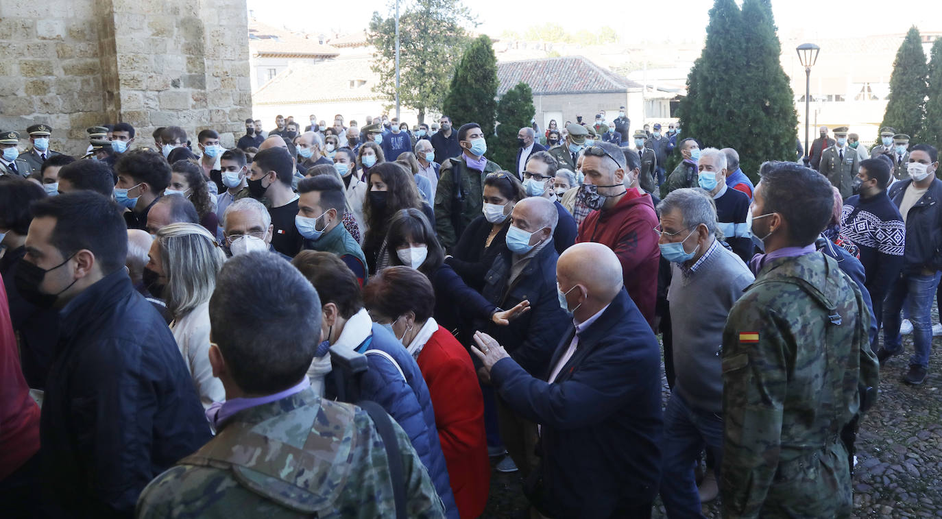 Fotos: Profundo dolor en el funeral militar por Andrés Martín