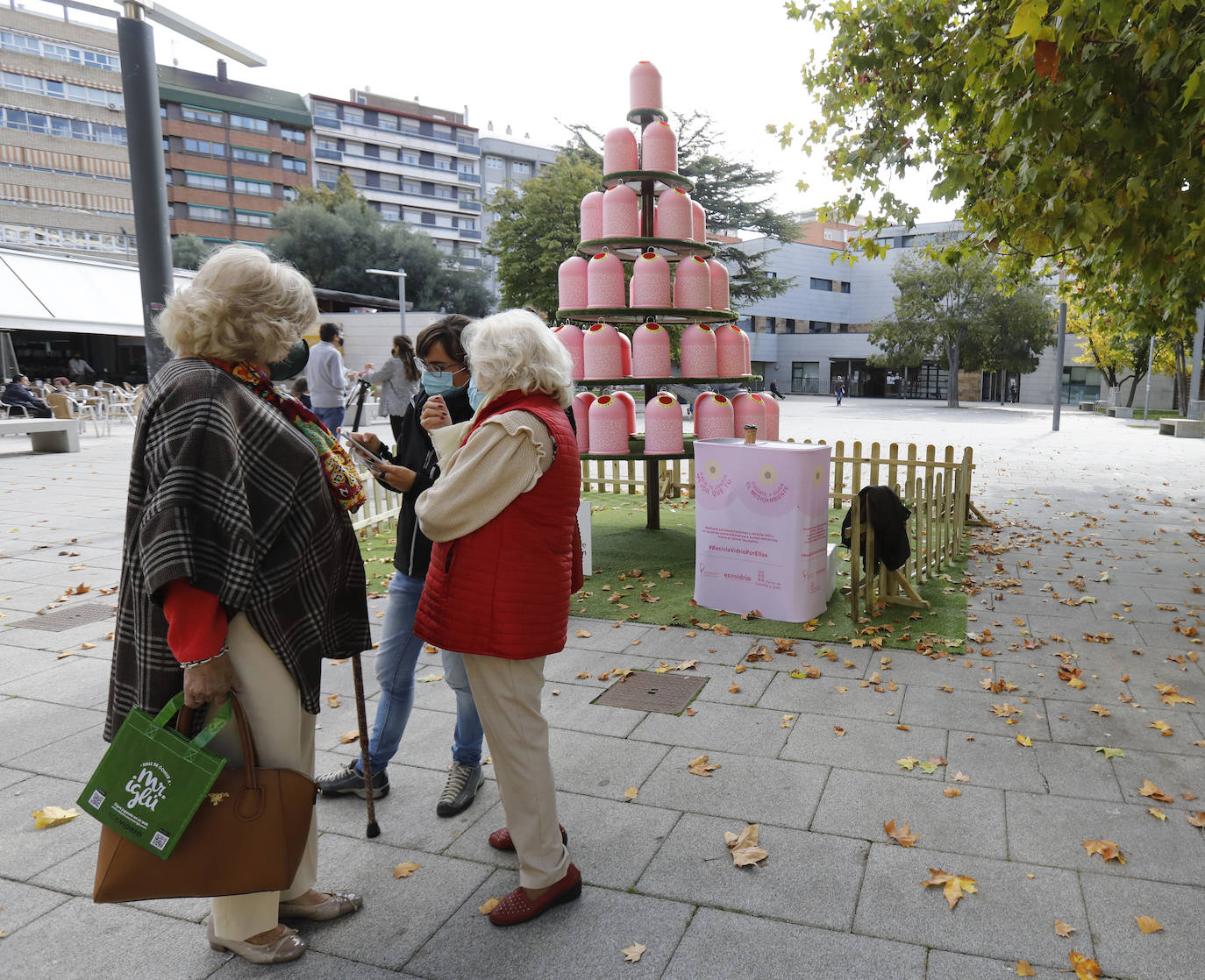 Fotos: Palencia recicla vidrio contra el cáncer de mama
