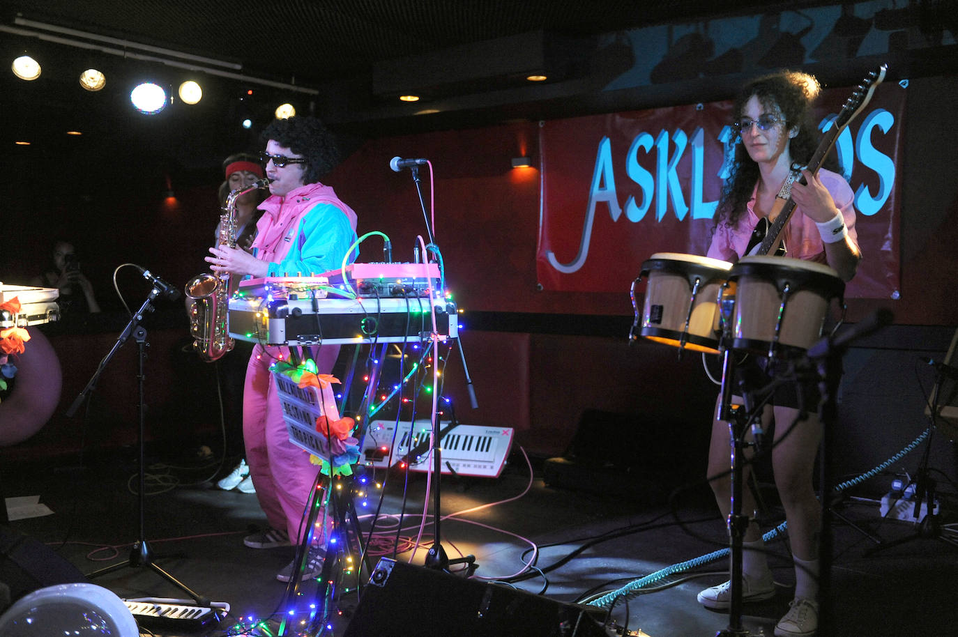 Fotos: Ritmos tropicales de Chacho Cósmico en la sala Asklepios Valladolid