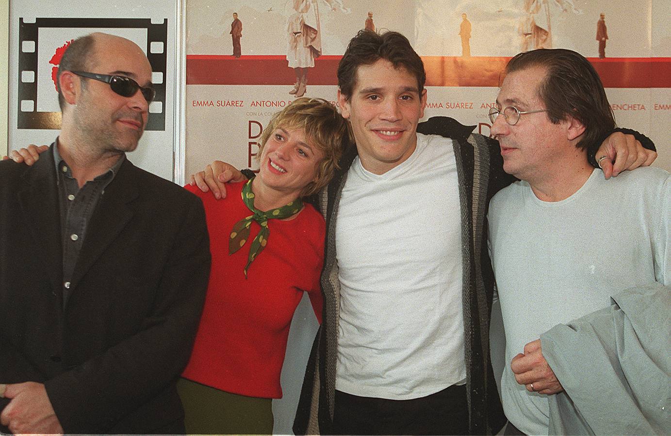 2001. Con los actores Antonio Resines y Sergio Peris-Mencheta, y el director Tony Salgot tras la proyección de la película 'Dama de Porto Pim'.