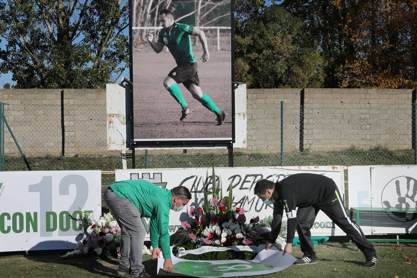 El partido ante el Villarcayo se detuvo en el minuto 8, dorsal del fallecido, en su memoria.
