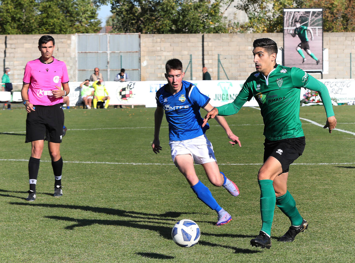 El partido ante el Villarcayo se detuvo en el minuto 8, dorsal del fallecido, en su memoria.