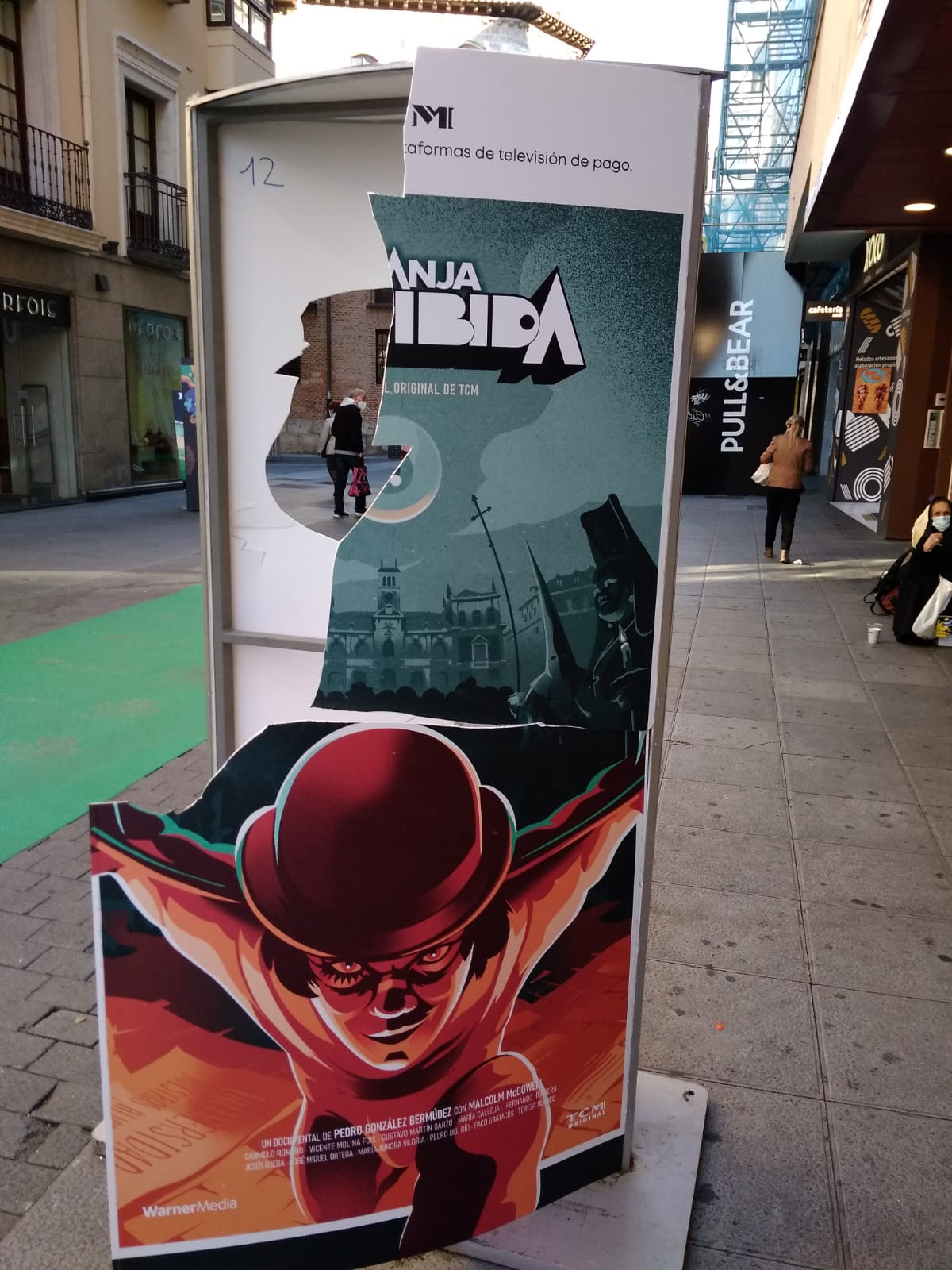 Fotos: Destrozan los carteles de la Seminci en Valladolid