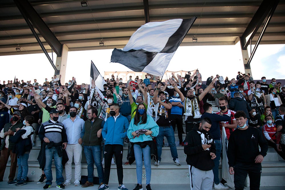 Histórica "Fiesta del Fútbol Popular" entre Unionistas y SD Logroñés en un Reina Sofía de récord 