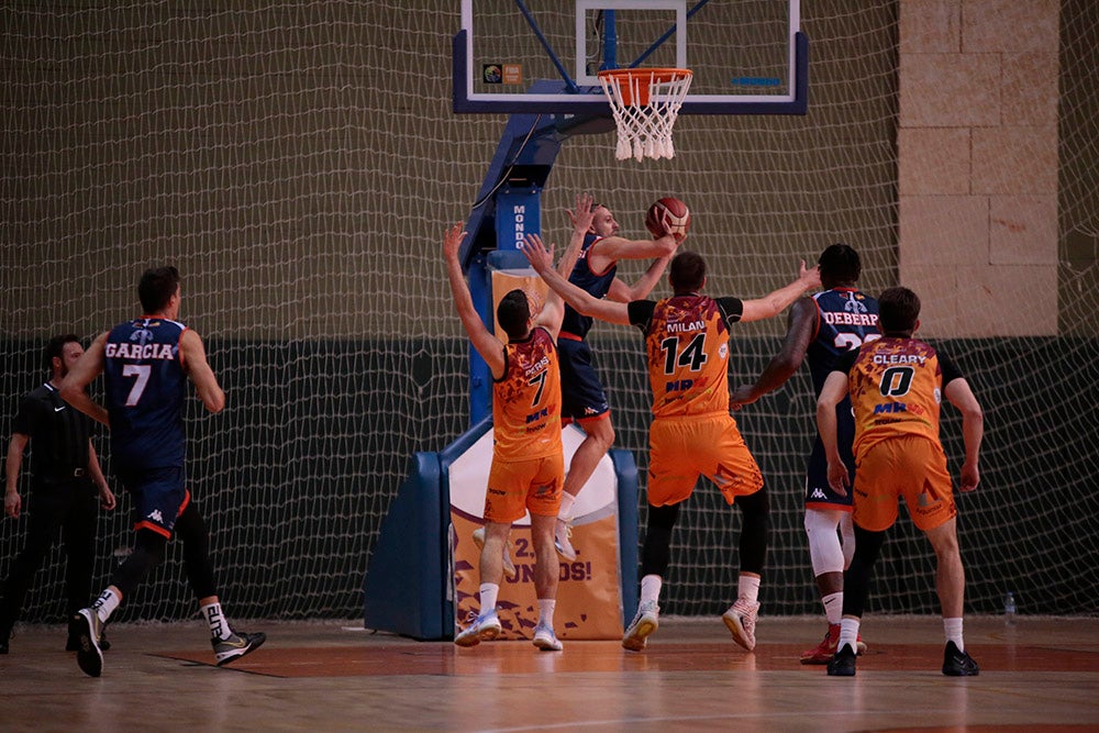 Festival desde el triple de Aquimisa para sumar su primer triunfo liguero ante un descendido de LEB Oro (91-75)