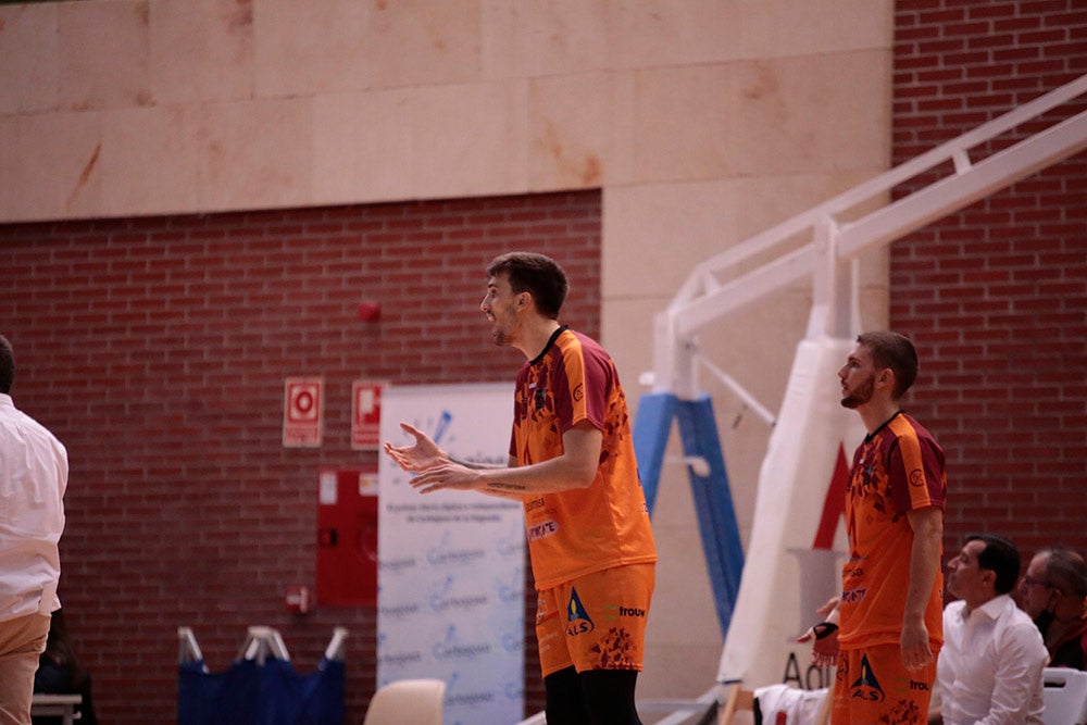 Festival desde el triple de Aquimisa para sumar su primer triunfo liguero ante un descendido de LEB Oro (91-75)