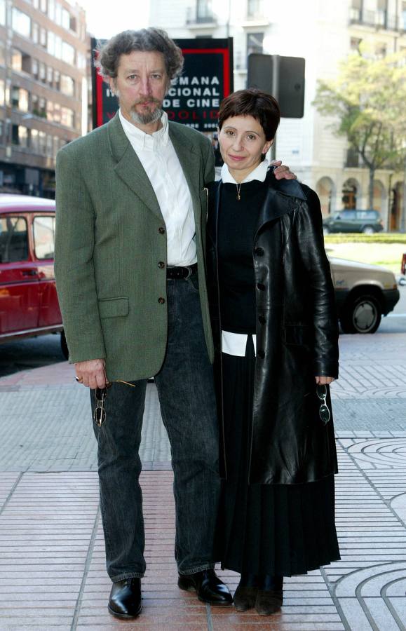 2002. Con su esposa y actriz Ariane Ascaride, durante la presentación de su película 'Marie-Jo y sus dos amores' dentro la sección oficial.