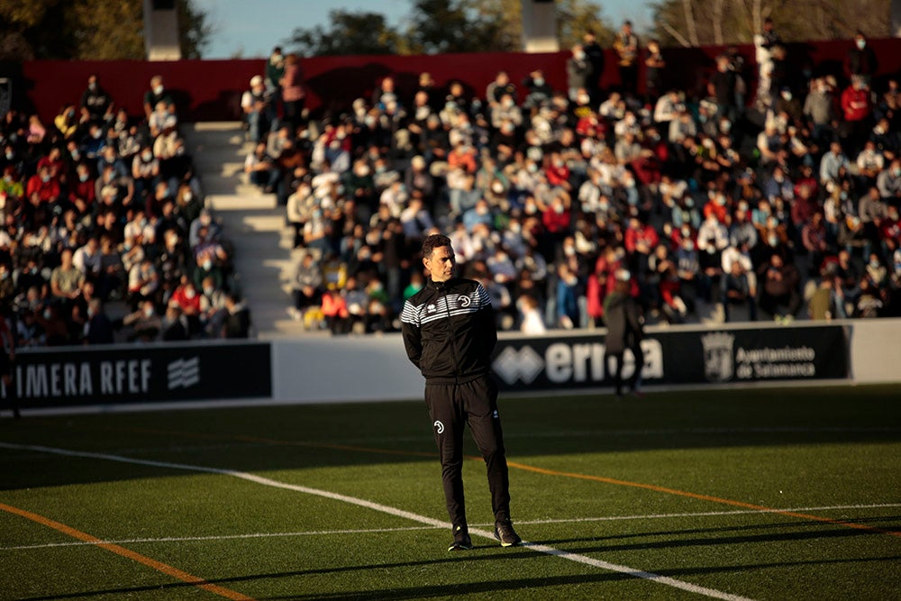 Trepidante oda al balón en la fiesta del fútbol popular entre Unionistas y la SD Logroñés (3-3)