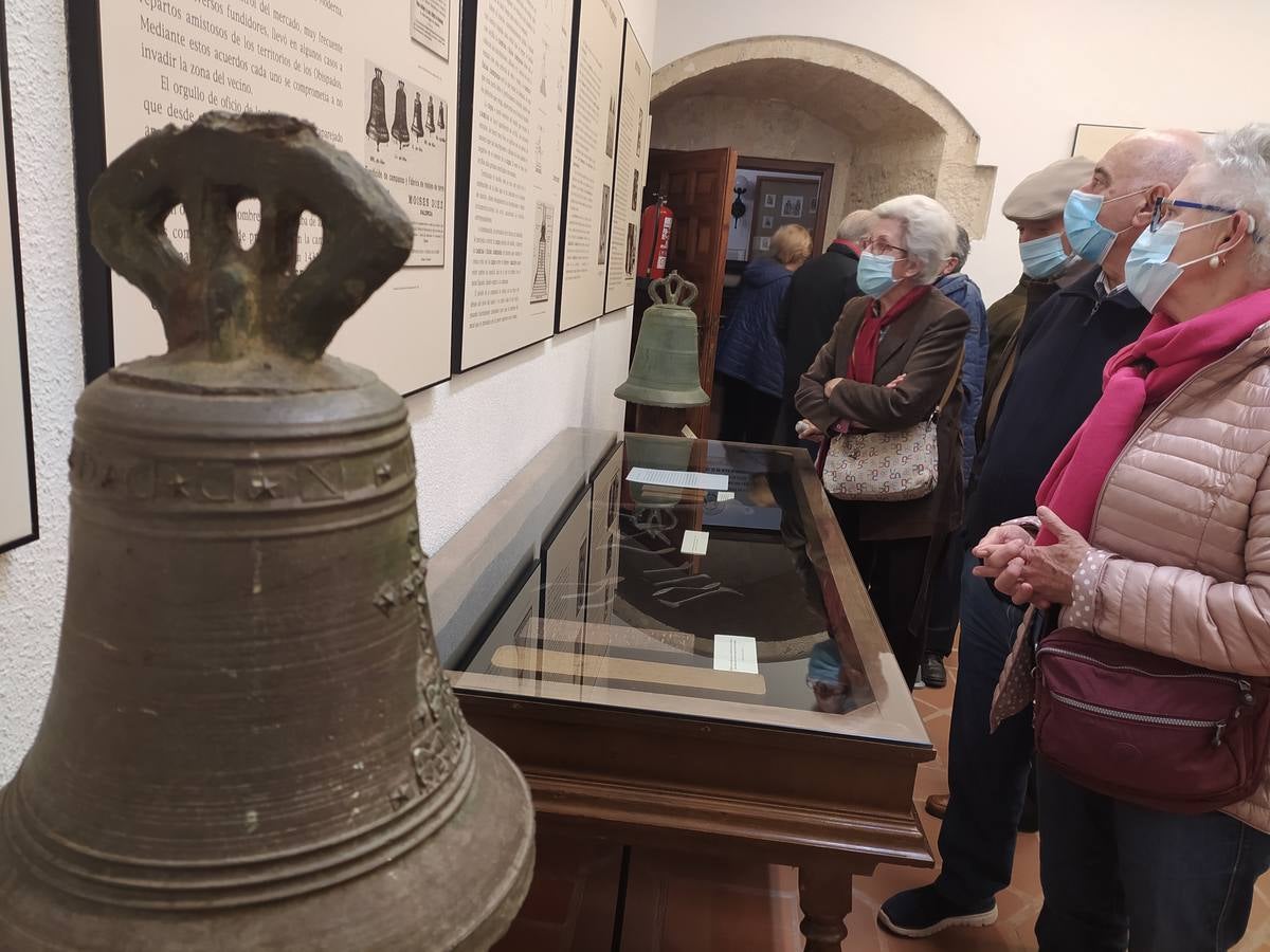 Fotos: Mayores de Villavicencio, Bolaños y Villalán visitan Urueña de la mano de Joaquín Díaz