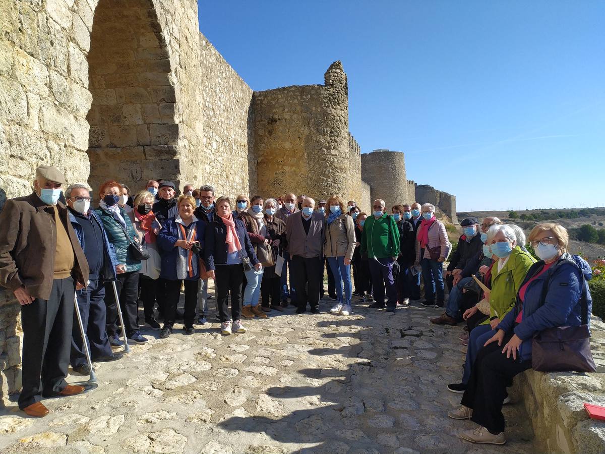 Fotos: Mayores de Villavicencio, Bolaños y Villalán visitan Urueña de la mano de Joaquín Díaz