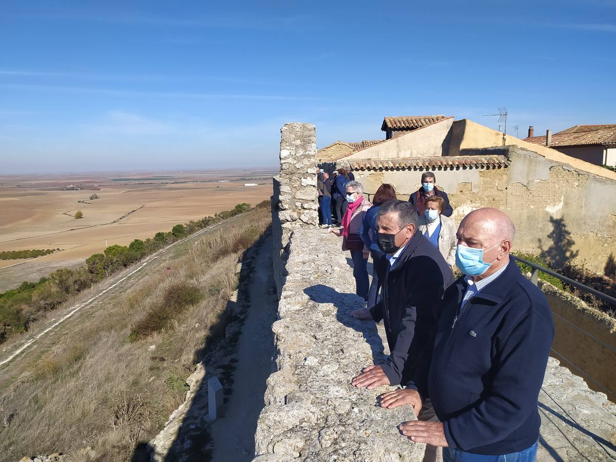 Fotos: Mayores de Villavicencio, Bolaños y Villalán visitan Urueña de la mano de Joaquín Díaz