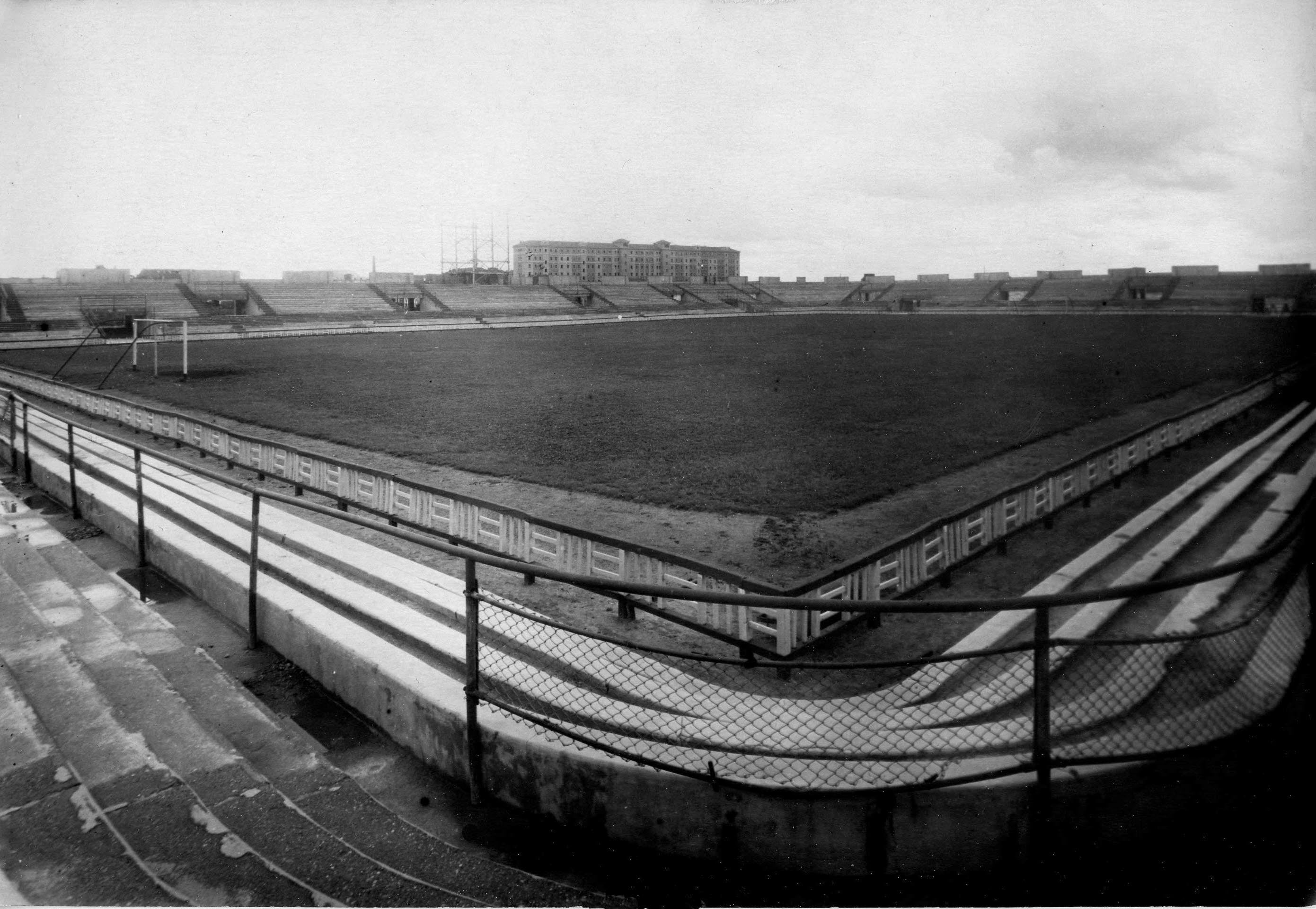 El estadio en la década de los 40.