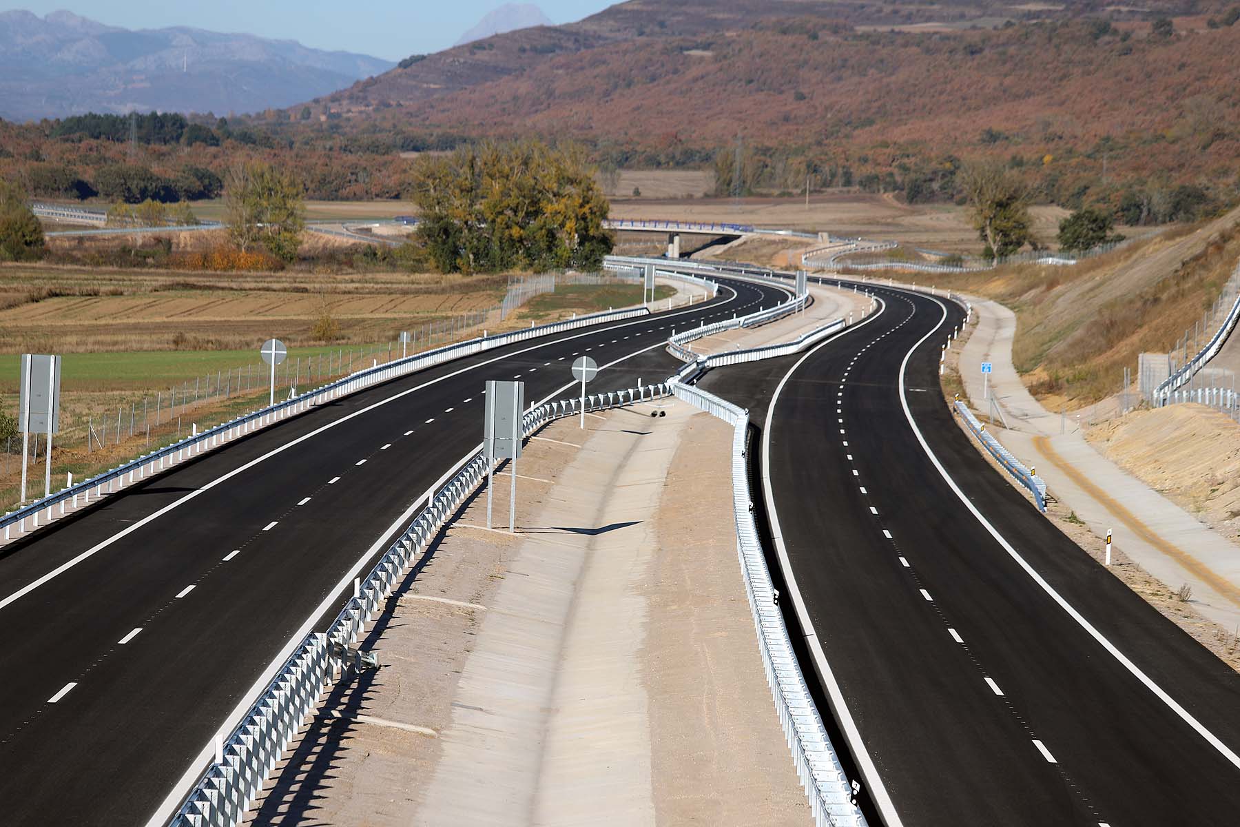 Fotos: La apertura del nuevo tramo de la A-73, inminente