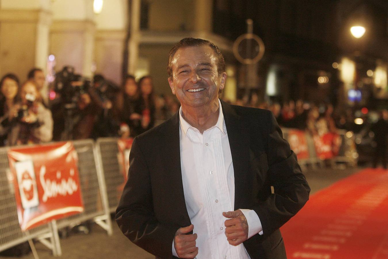 2009. El actor a su llegada a la gala de inauguración de la 54 edición del festival en el Teatro Calderón.