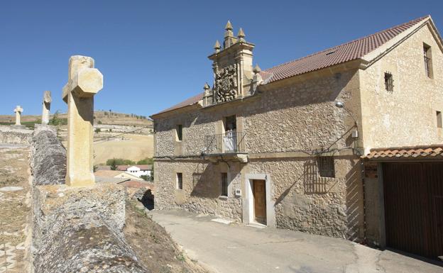 Casa señorial ubicada en Castrillo de Duero.