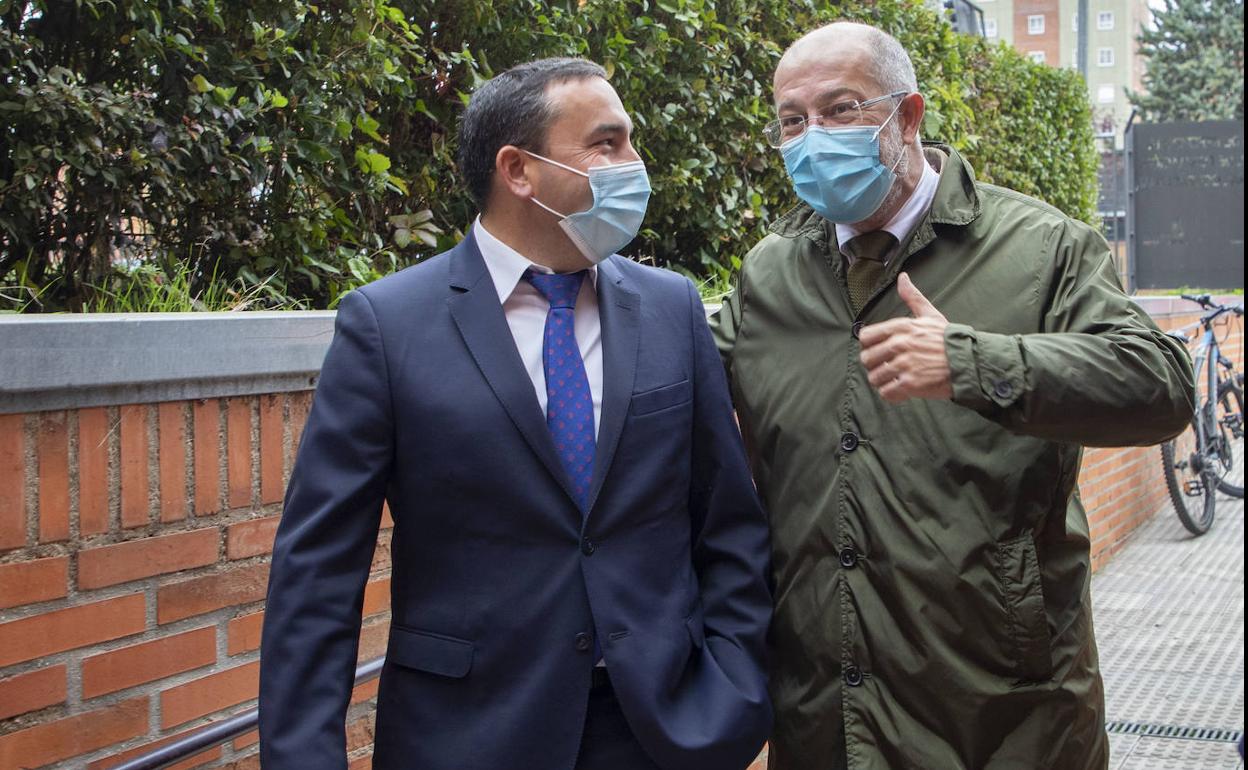 Francisco Igea junto a Eloy Ruíz, delegado de la Junta de Castilla y León en Salamanca. 