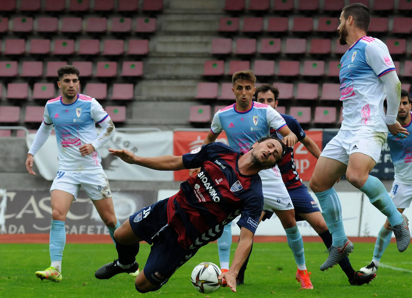 Partido entre el Compostela y la Gimnástica Segoviana 