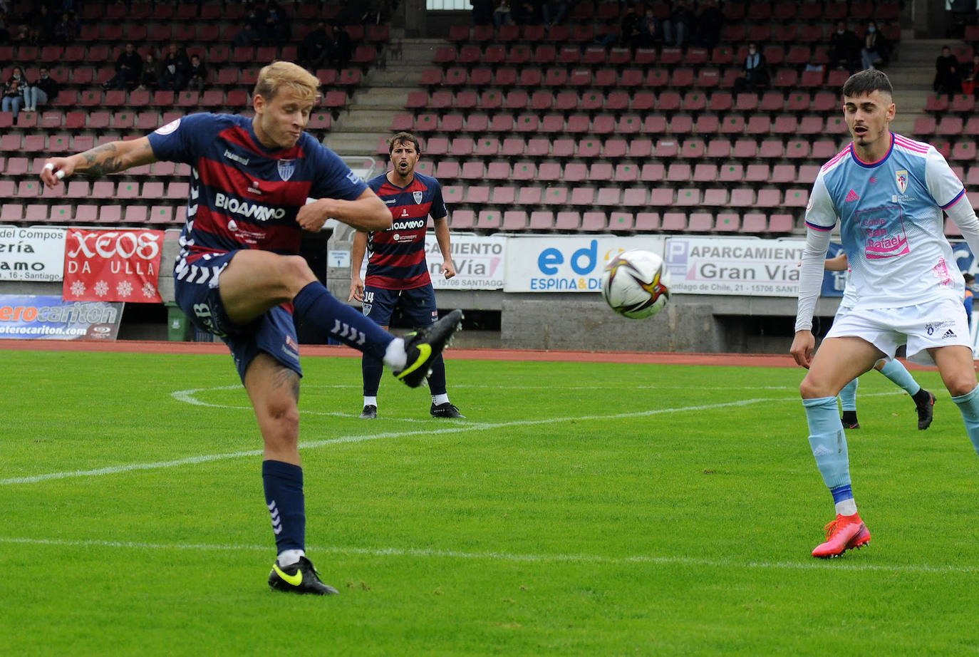 Partido entre el Compostela y la Gimnástica Segoviana 