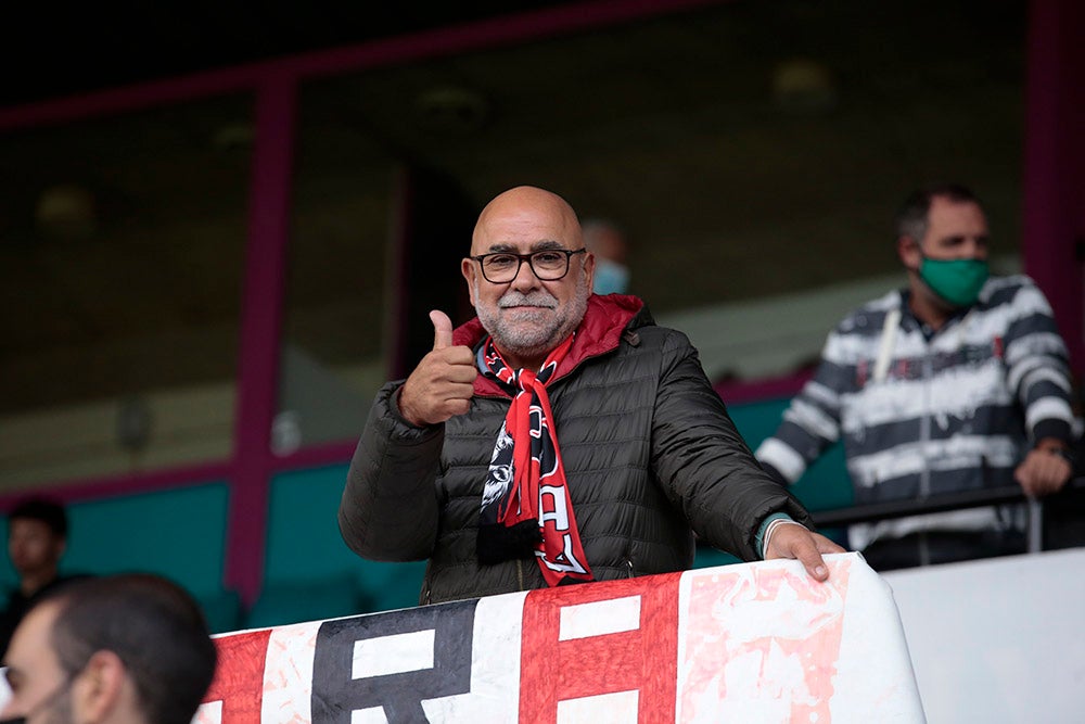 La afición del Salamanca CF UDS sigue sin poder celebrar goles en un Helmántico que acabó asistiendo a la celebración de los seguidores de la Unión Adarve 