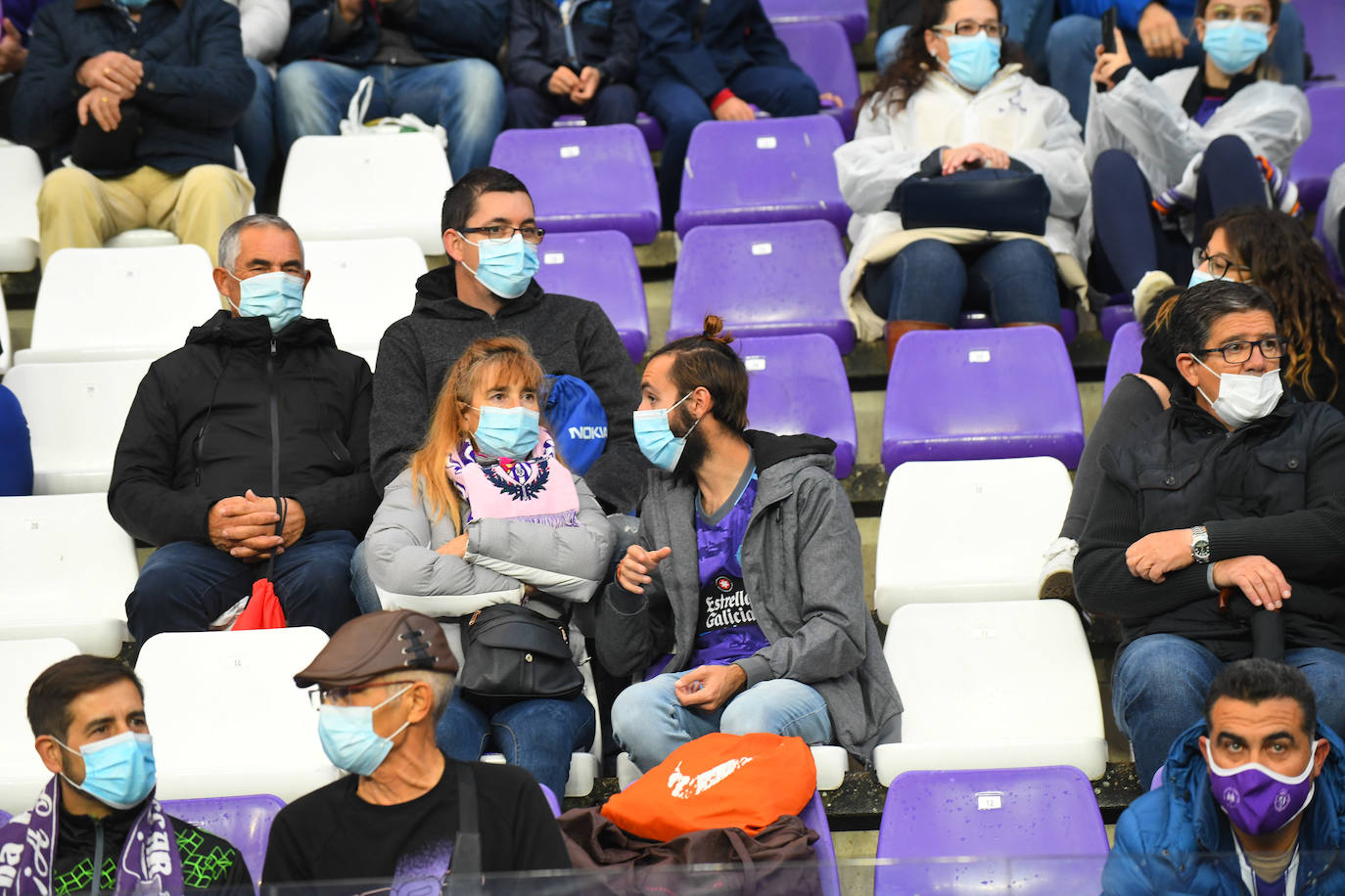 Fotos: Las imágenes de la grada de Zorrilla en el Real Valladolid-Eibar