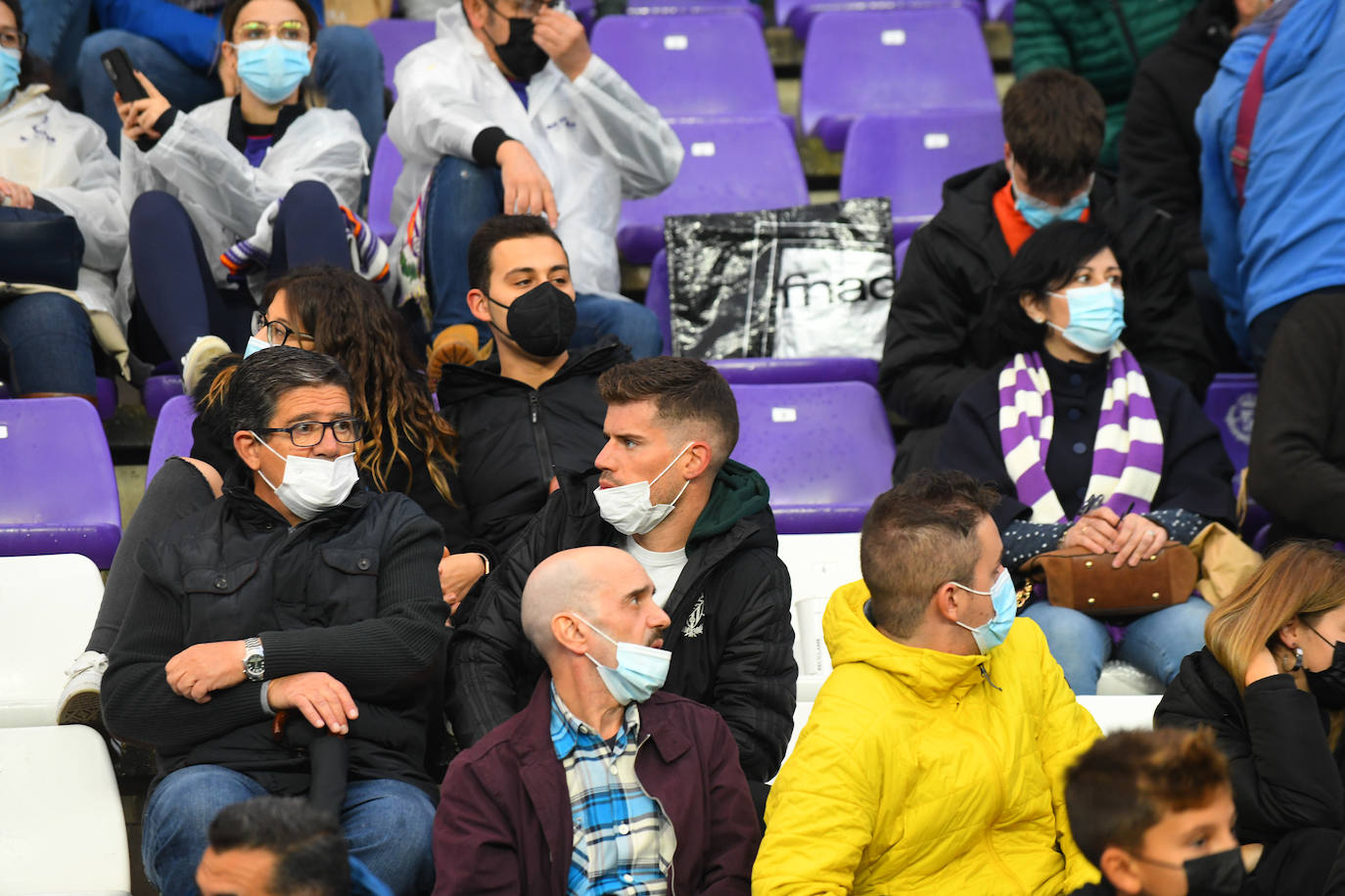 Fotos: Las imágenes de la grada de Zorrilla en el Real Valladolid-Eibar