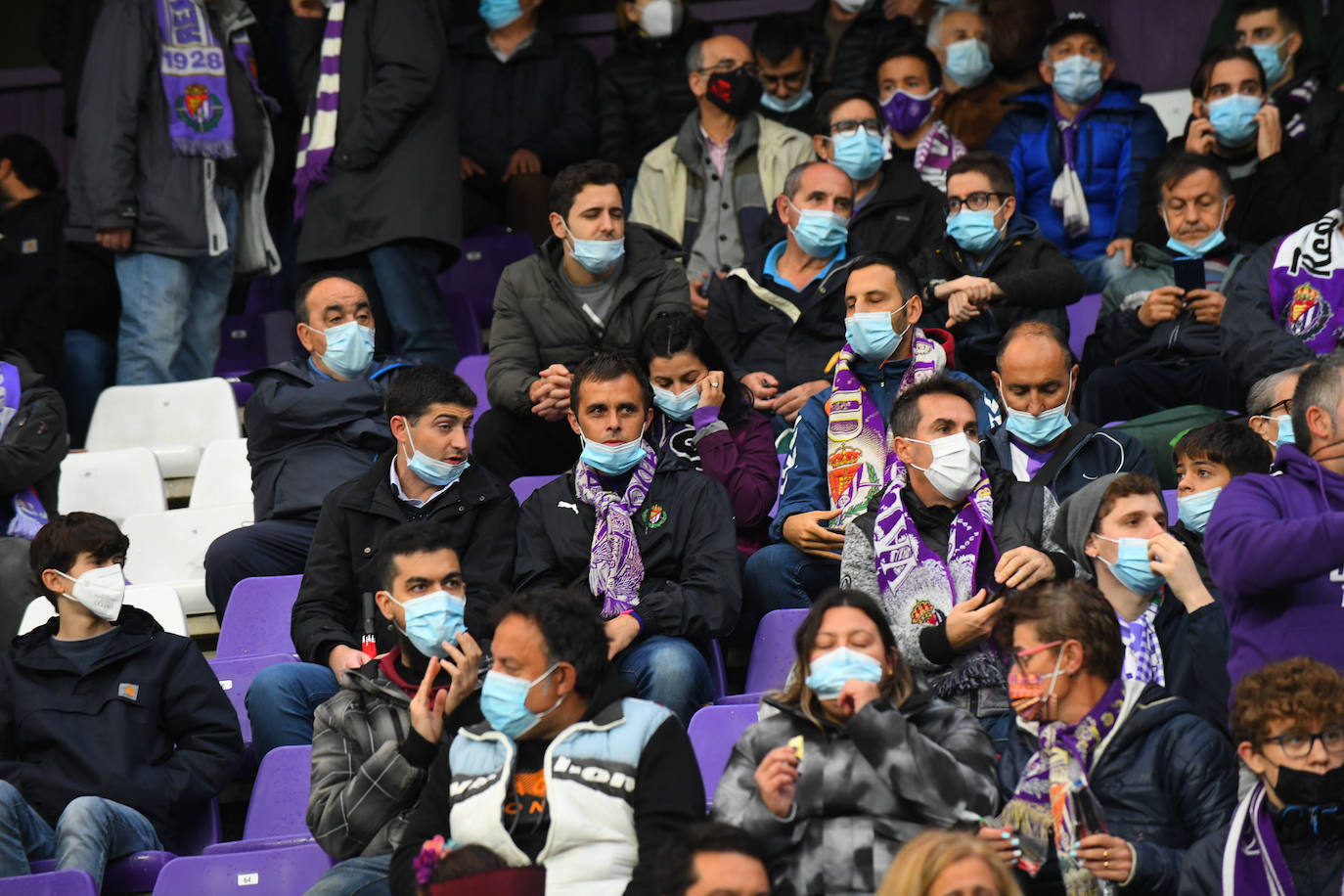 Fotos: Las imágenes de la grada de Zorrilla en el Real Valladolid-Eibar