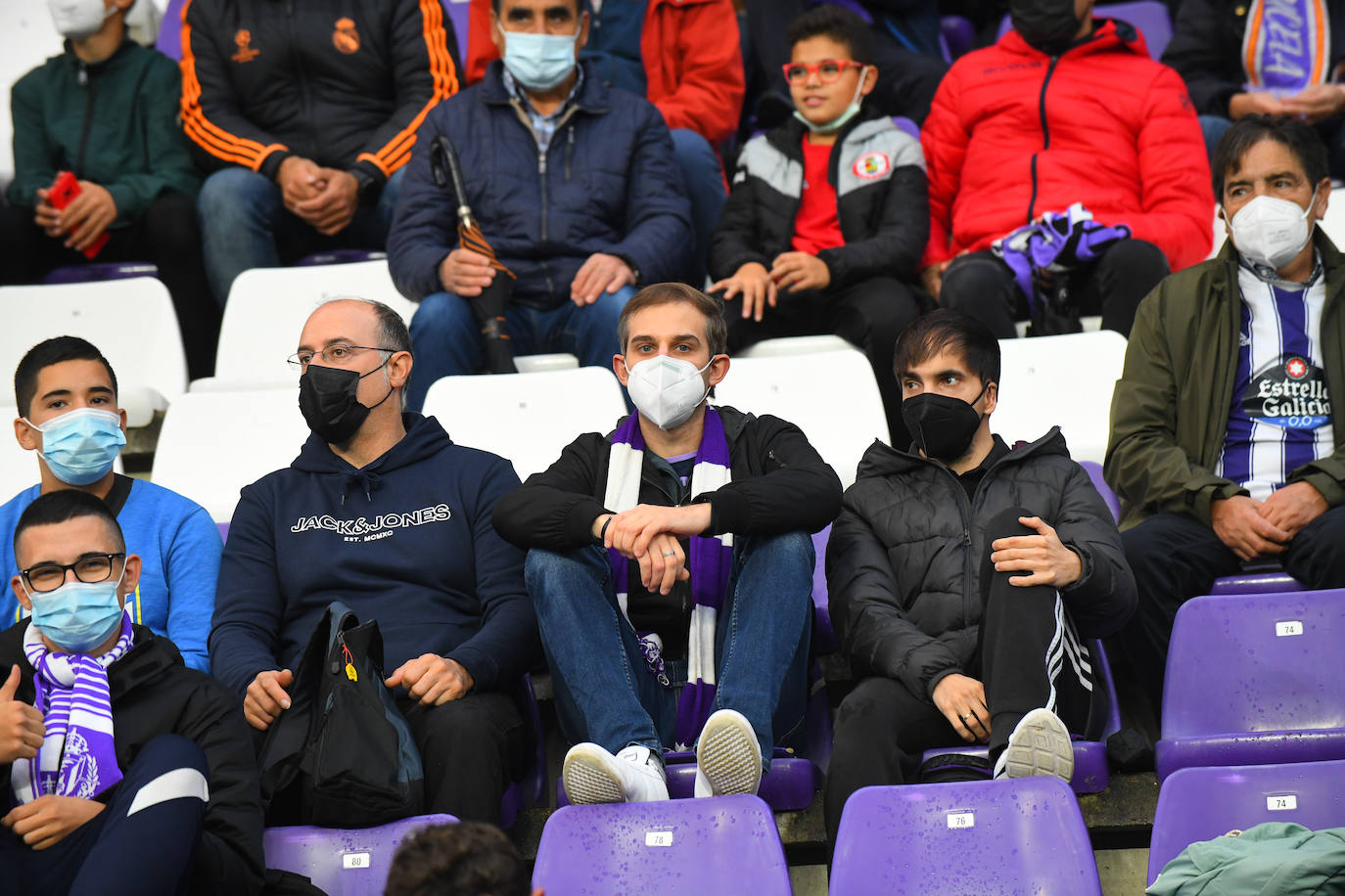 Fotos: Las imágenes de la grada de Zorrilla en el Real Valladolid-Eibar