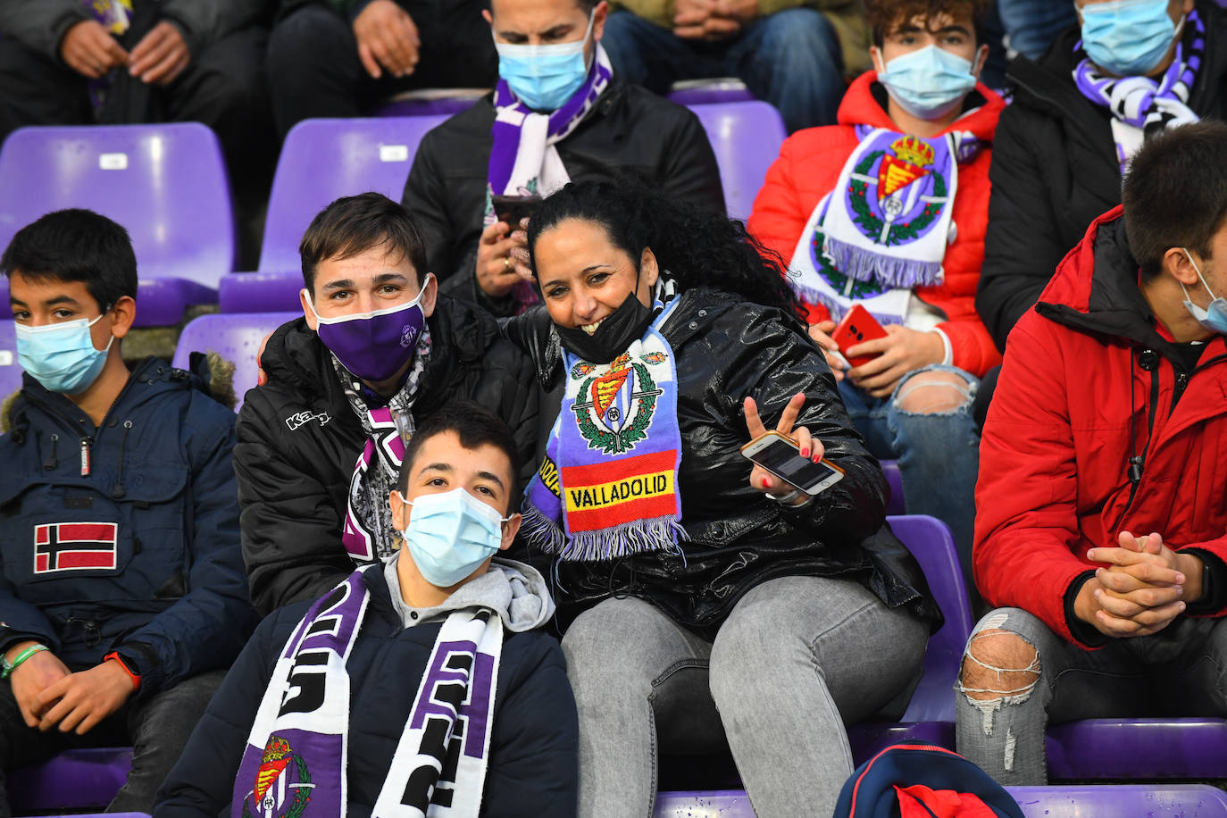 Fotos: Las imágenes de la grada de Zorrilla en el Real Valladolid-Eibar