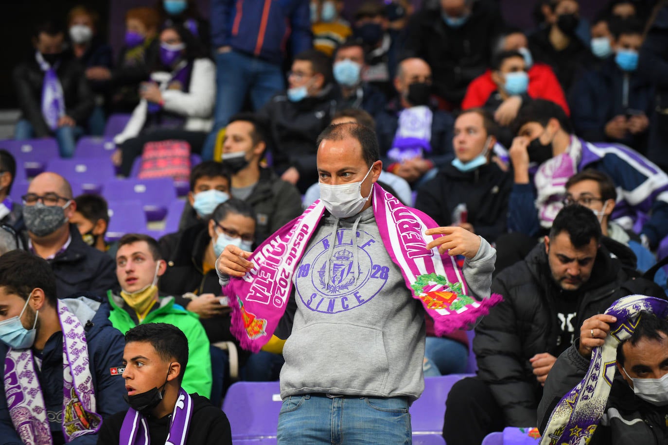 Fotos: Las imágenes de la grada de Zorrilla en el Real Valladolid-Eibar