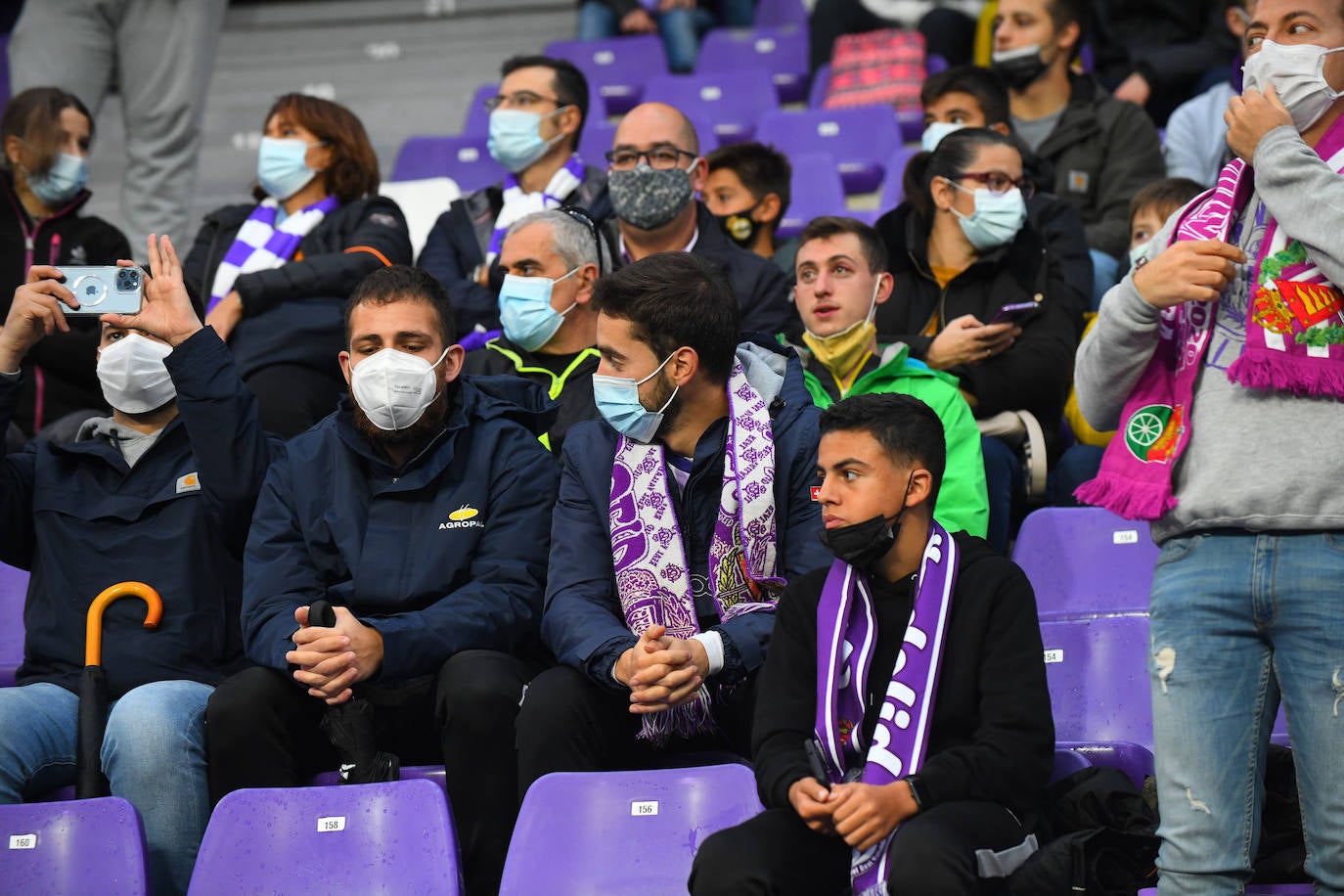 Fotos: Las imágenes de la grada de Zorrilla en el Real Valladolid-Eibar