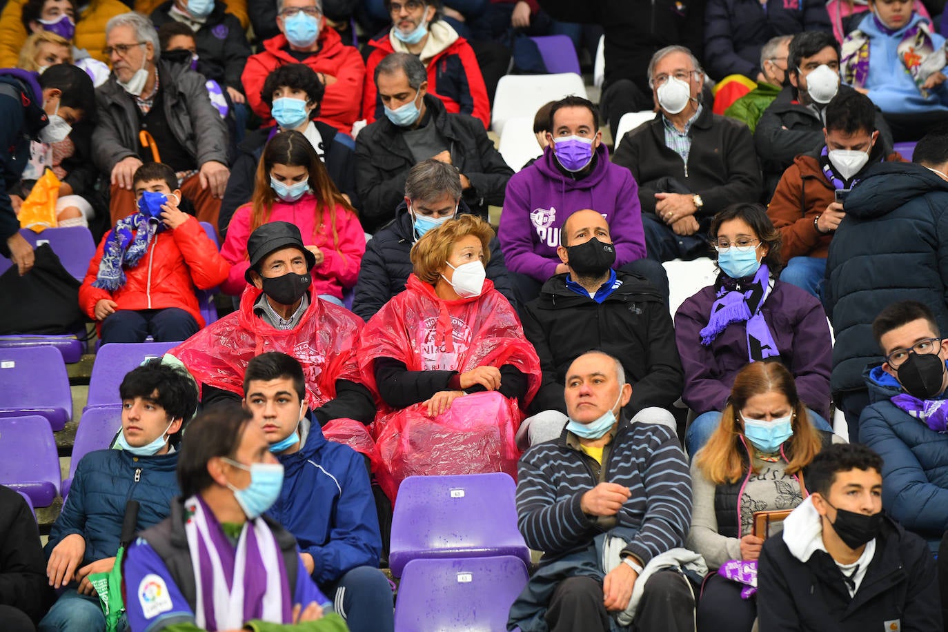 Fotos: Las imágenes de la grada de Zorrilla en el Real Valladolid-Eibar