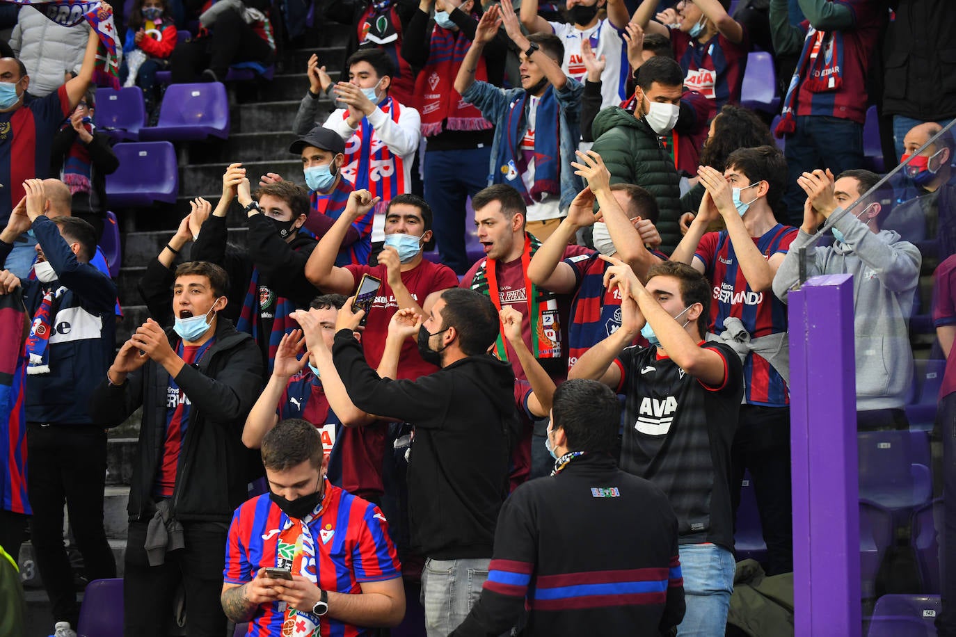 Fotos: Las imágenes de la grada de Zorrilla en el Real Valladolid-Eibar