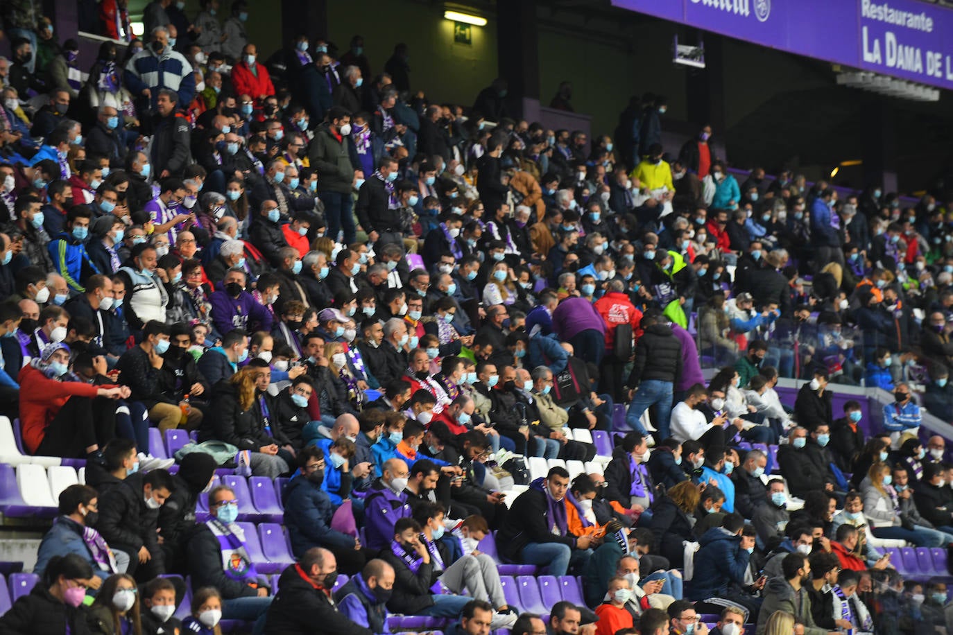 Fotos: Las imágenes de la grada de Zorrilla en el Real Valladolid-Eibar